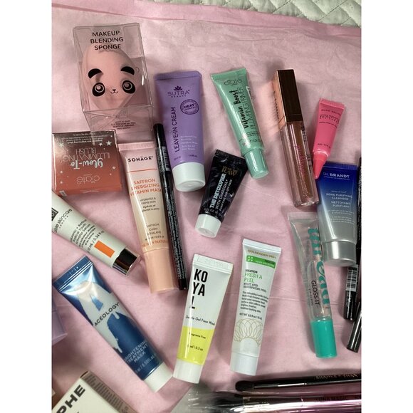 Luxury Cosmetics & Tools Lot With Brushes Sponges Skincare & Makeup products new - Picture 4 of 4